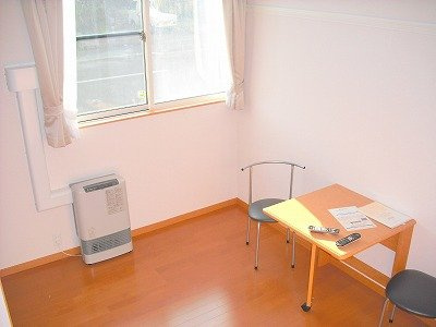 レオパレス藤の居間・リビング