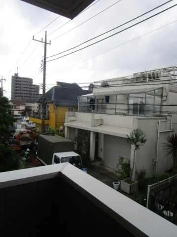 クレスト谷原のバルコニー