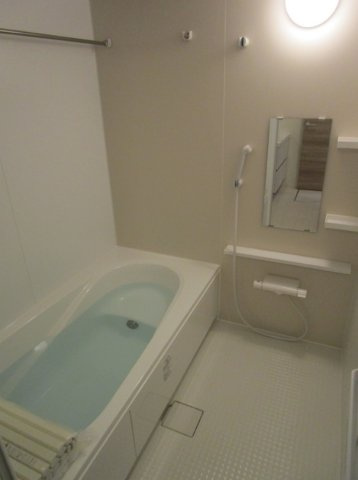 クレスト谷原の浴室