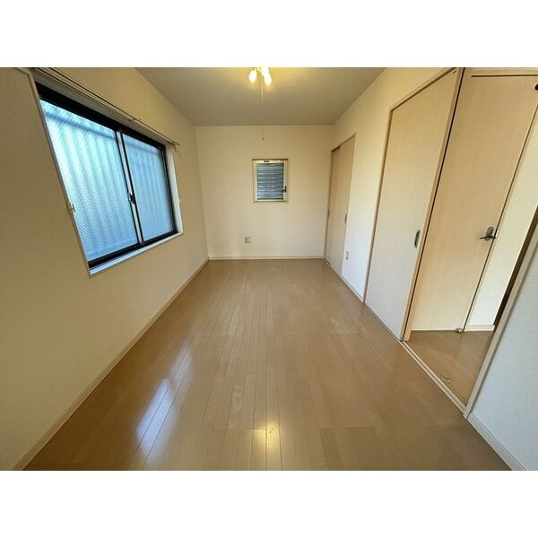 ブルームの洋室