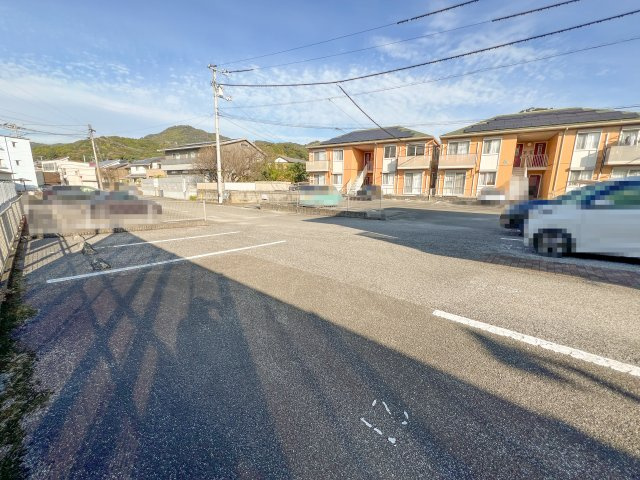 グレース ディアスの駐車場