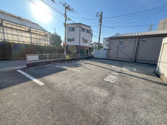 グレース ディアスの駐車場