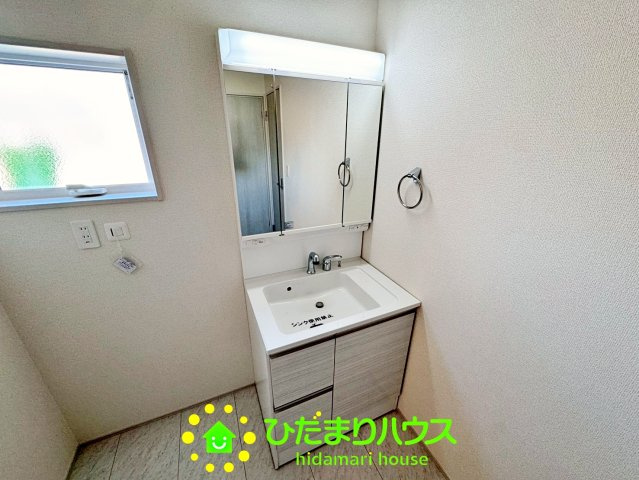 久喜栗原第2　新築一戸建て　03　リーブルガーデンの独立洗面台