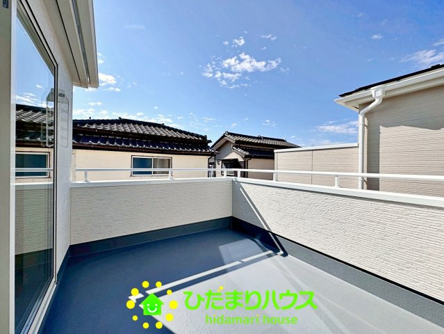 久喜栗原第2　新築一戸建て　03　リーブルガーデンのバルコニー