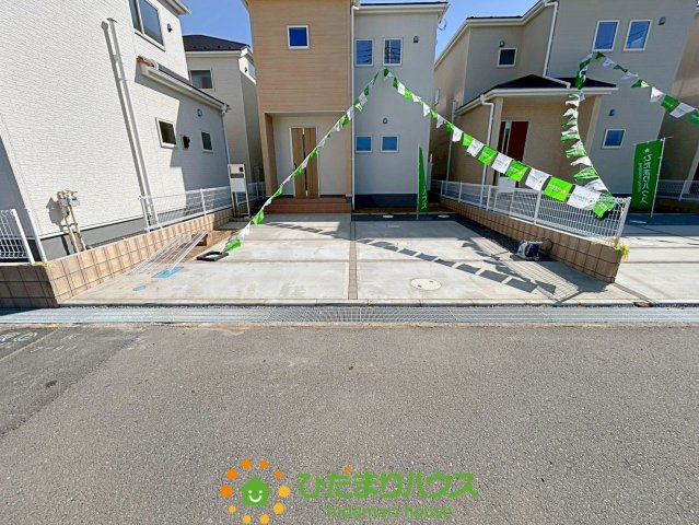 久喜栗原第2　新築一戸建て　03　リーブルガーデンの駐車場