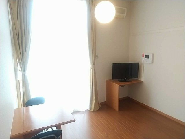 レオパレスサクラパークの居間・リビング