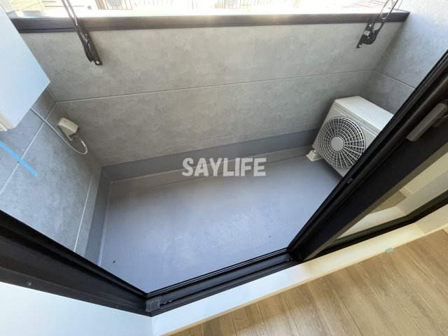 CLOUD 放出のバルコニー