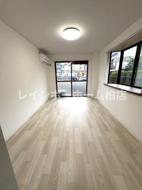 特典：仲介手数料が無料です!!の居間・リビング|おしゃれなリビングです