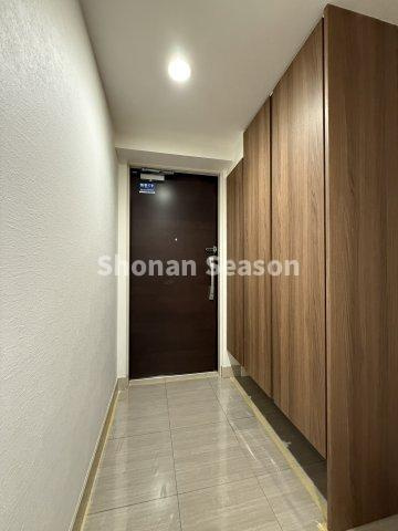 【玄関】 | たっぷりと収納できるシューズBOXで、綺麗な玄関をキープできます♪