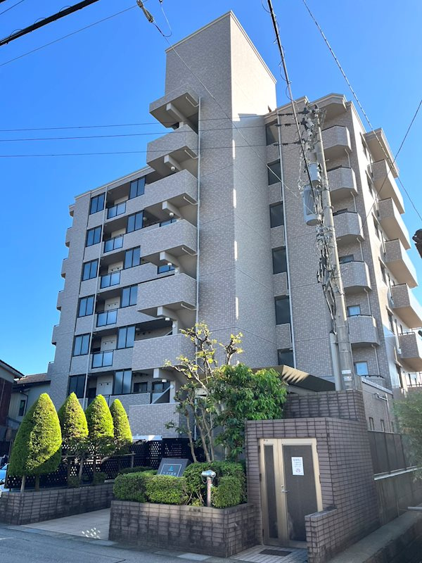 サーパス高木の外観