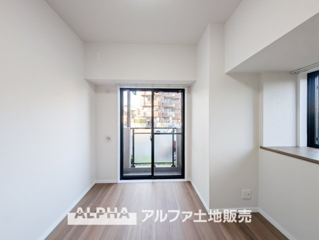 ドラゴンマンション立川壱番館の子供部屋|【room】
◆居室◆光に包まれるように設計された空間。太陽の光が爽やかな目覚めを誘い、良い一日を予感させてくれます。
