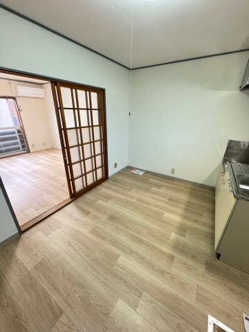 コーポパインビーチの居間・リビング