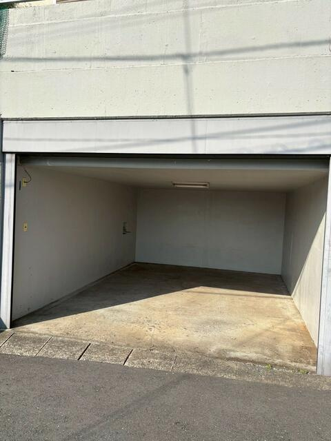 細山戸建の駐車場