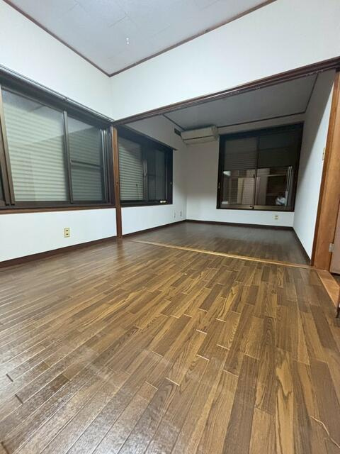 細山戸建の居間・リビング