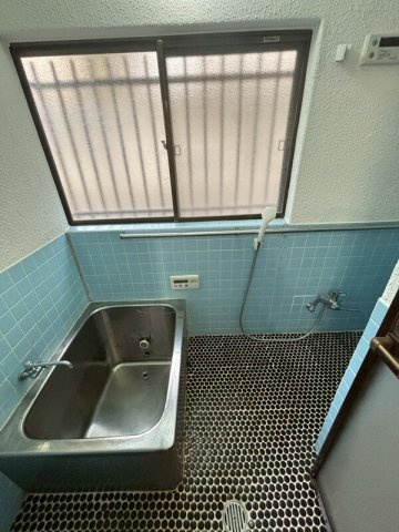 細山戸建の浴室