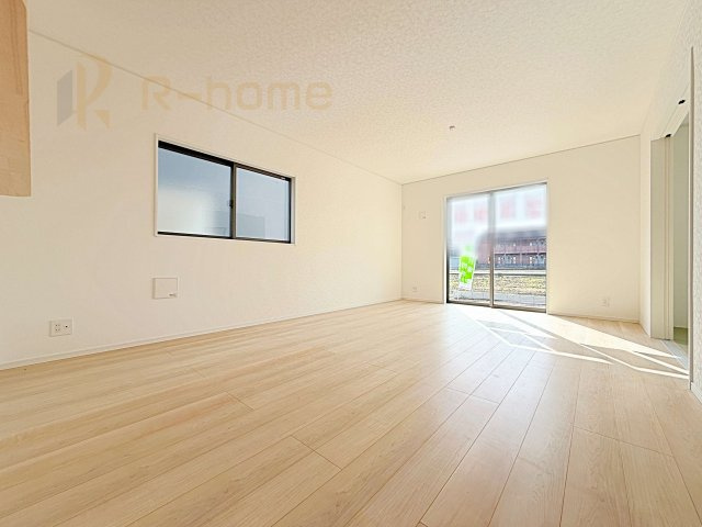 結城市結城第40　新築戸建て　1号棟の居間・リビング|広々とした余裕のあるリビングです♪大きな窓からは自然光が届きます。