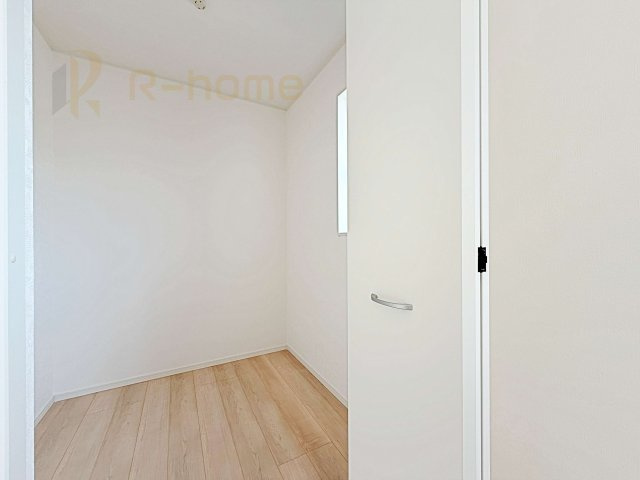 結城市結城第40　新築戸建て　1号棟の収納|人気のウォークインクローゼット！アウター類はもちろん、季節ものや寝具も収納できます！