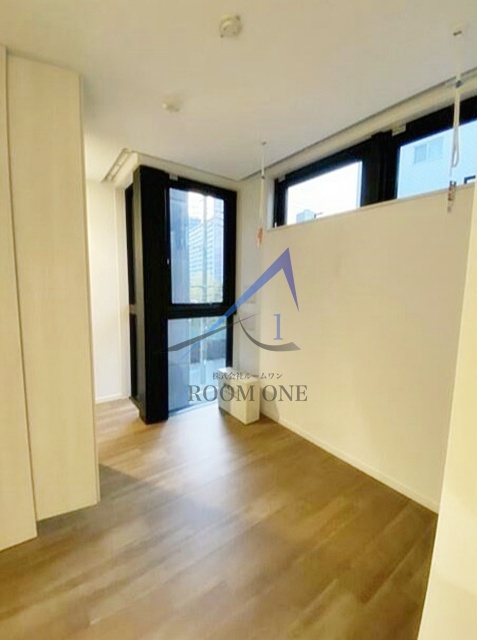 ＴＩＭＥ　ＳＨＡＲＩＮＧ　門前仲町の居間・リビング|洋室のお部屋です。