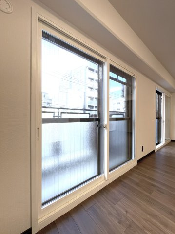 ルミエール二条の洋室