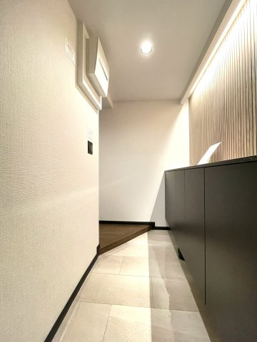 ルミエール二条の玄関