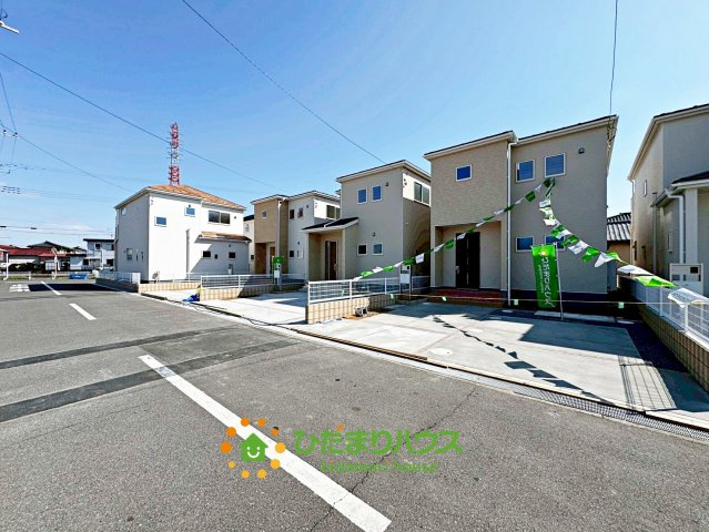 久喜栗原第2　新築一戸建て　05　リーブルガーデンの前面道路含む現地写真