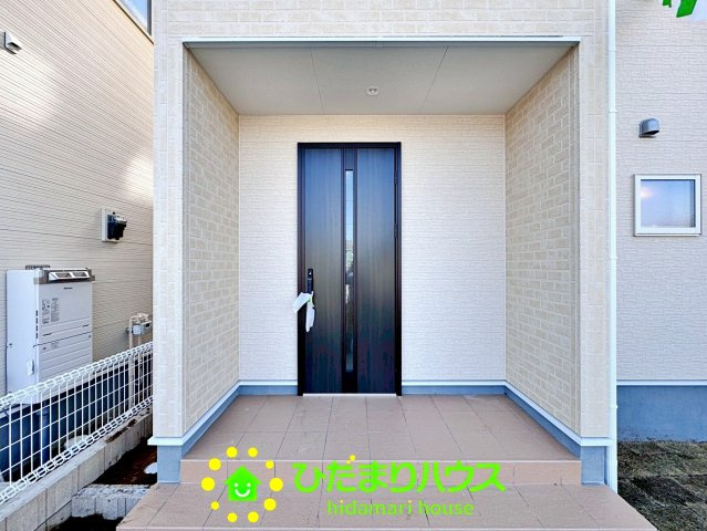 久喜栗原第2　新築一戸建て　05　リーブルガーデンの玄関