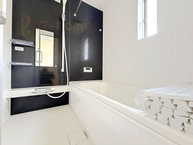 結城市結城第40　新築戸建て　2号棟の浴室|足を伸ばしてもゆったりできるバスルーム♪機能性も取り入れて使い易さも保証します♪