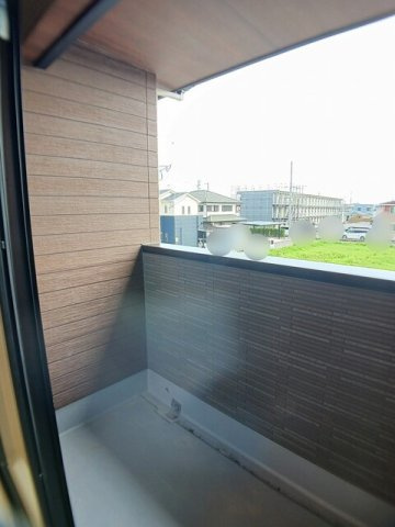 ガラシアⅡのバルコニー|暖かな日差しのふりそそぐバルコニー