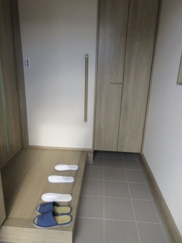 【仲介手数料無料】新築戸建　深谷市常盤町71-73（全2棟）の玄関