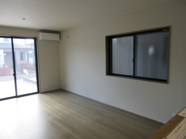 【仲介手数料無料】新築戸建　深谷市常盤町71-73（全2棟）の居間・リビング