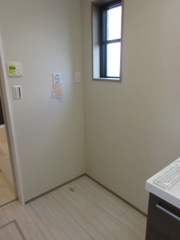 【仲介手数料無料】新築戸建　深谷市常盤町71-73（全2棟）のランドリースペース