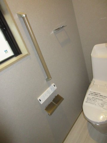 【仲介手数料無料】新築戸建　深谷市常盤町71-73（全2棟）のトイレ