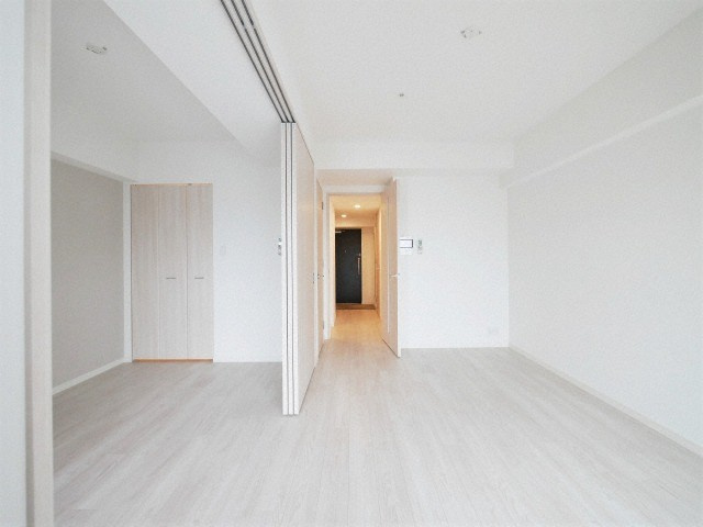 コンフォリア・リヴ新大阪WESTの洋室