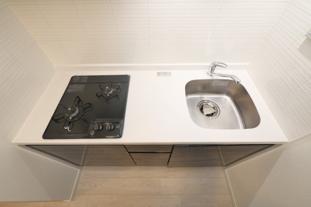 コンフォリア・リヴ新大阪WESTのキッチン