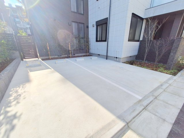 Ｅｃｈｅｌｌｅ　柿ノ木の駐車場