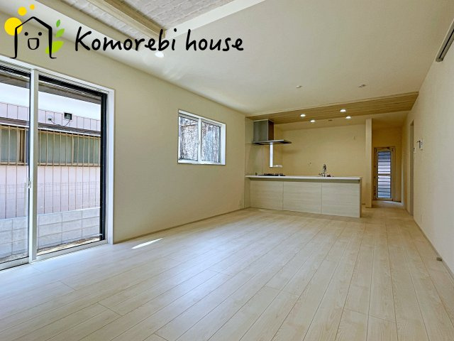さいたま市西区三橋６丁目　新築一戸建て　ブルーミングガーデン　01の居間・リビング|26.3.23撮影済み