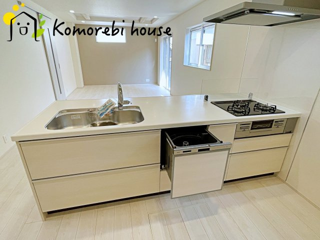 さいたま市西区三橋６丁目　新築一戸建て　ブルーミングガーデン　01のキッチン|26.3.23撮影済み