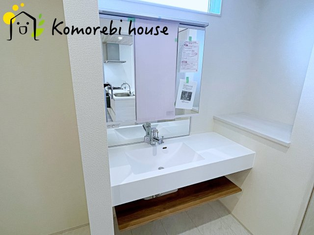 さいたま市西区三橋６丁目　新築一戸建て　ブルーミングガーデン　01の独立洗面台|26.3.23撮影済み