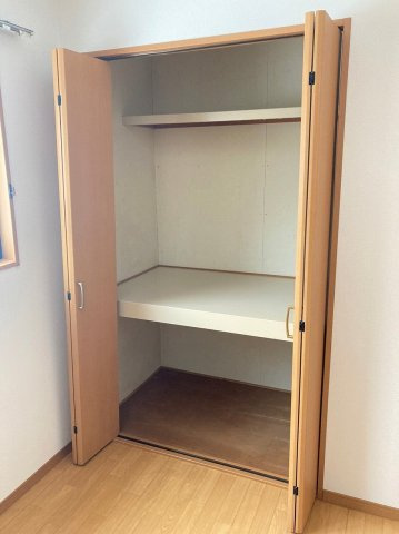 柏崎市西山町鬼王の賃貸マンションの収納