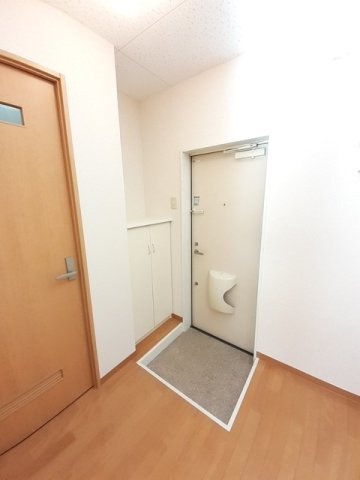 ルネッサンス久米Ｂの玄関