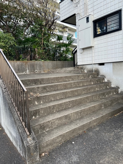 アゼリアガーデンＡ棟のエントランス