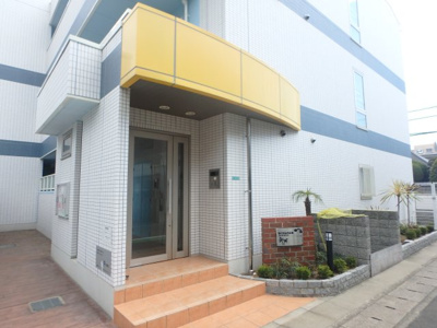 【エントランス】 | ウィンザー越水 | エントランスです