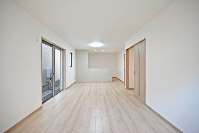 ハートフルタウン池尻3丁目新築一戸建て│3LDK+駐車1台可の前面道路含む現地写真|前面道路は東側に約4.2ｍ幅です。