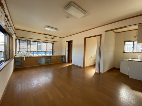 【洋室】 | 伊東市玖須美元和田　戸建 | 全体的に手直しされると良いと思います。