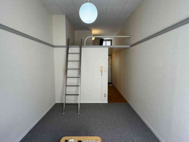 レオパレス木田の居間・リビング|※同タイプ部屋の写真となります