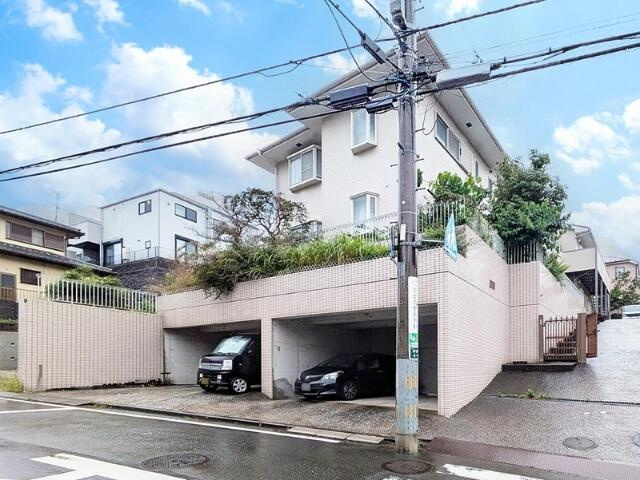 サングリーンハイツの外観