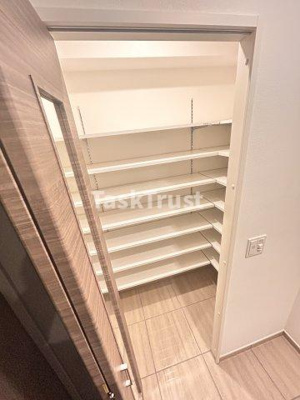 【玄関】 | クレストコート同心