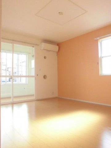 ヒルズ・ビラＣの居間・リビング