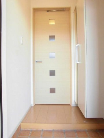 ヒルズ・ビラＣの玄関