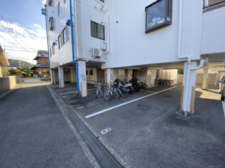 【駐車場】
